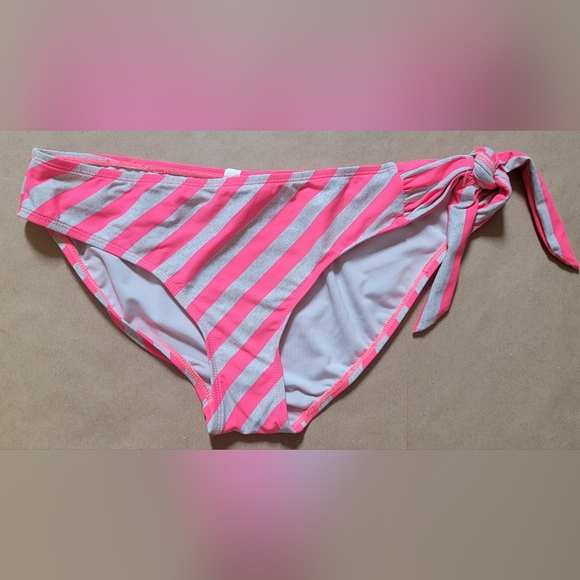 PWDR Room bikini - Picture 3 of 3